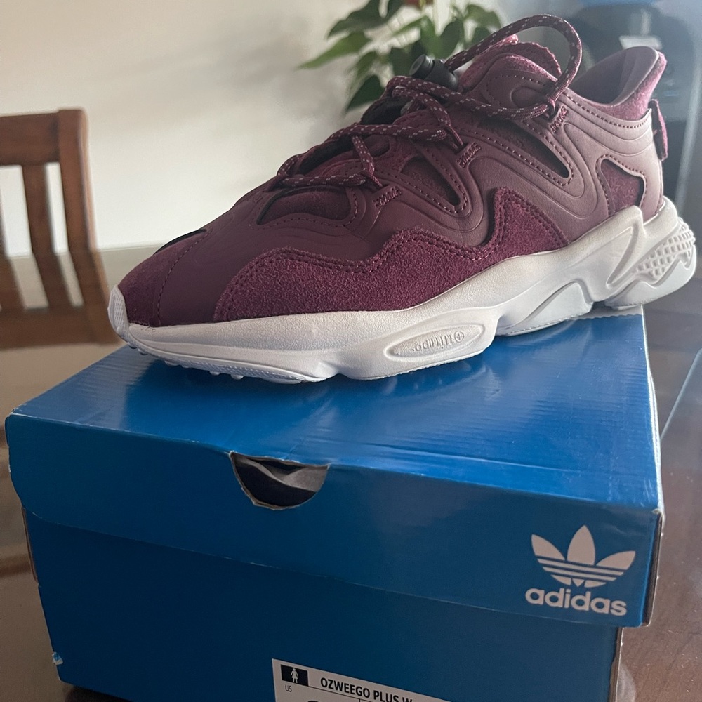 Maroon Ozweegos